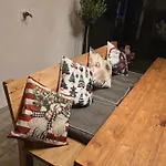 Karolingerweg 2*