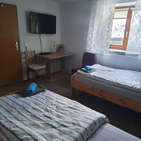 Karolingerweg 2*